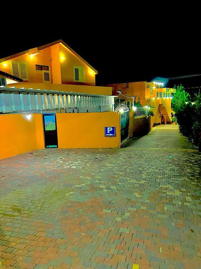 دراس Hotel Ziku المظهر الخارجي الصورة